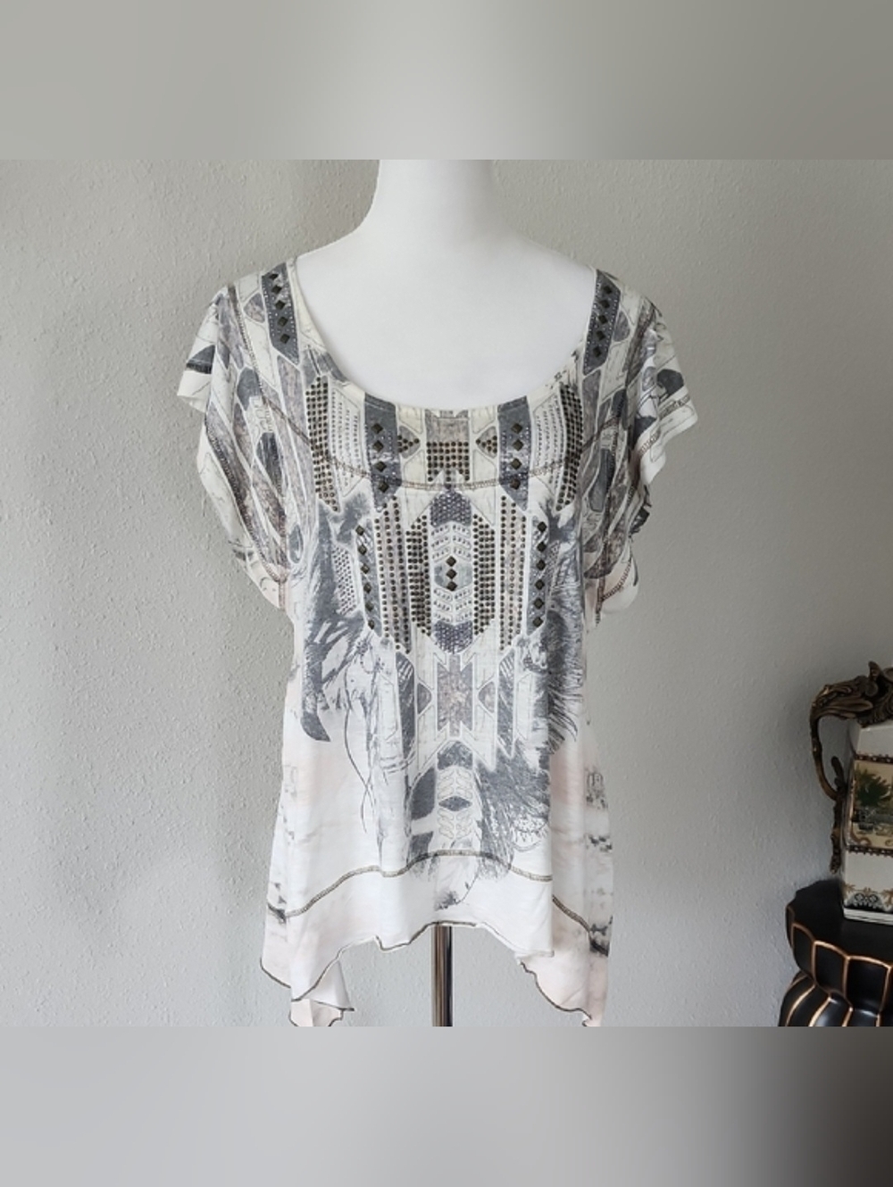 ONE WORLD Asymmetrical Gray and White Blouse